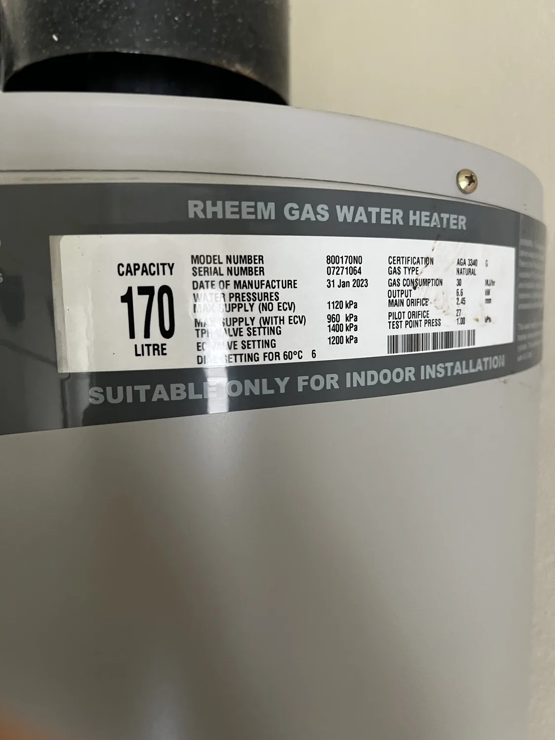 Data plate location on a gas storage tank