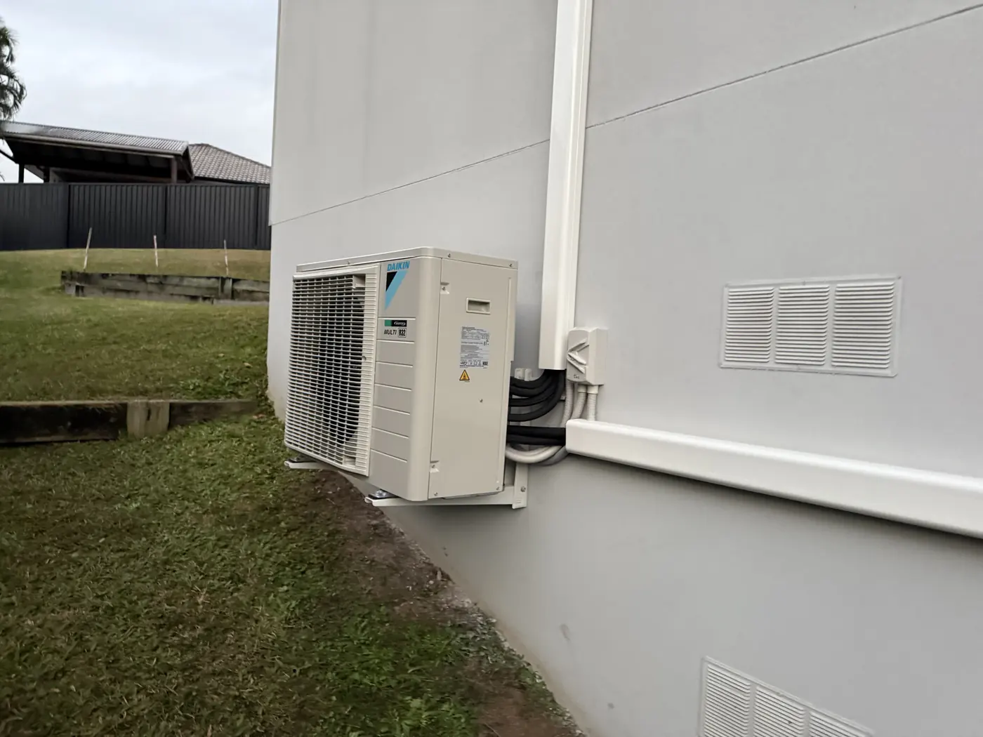 Daikin splits installed on wall brackets - after